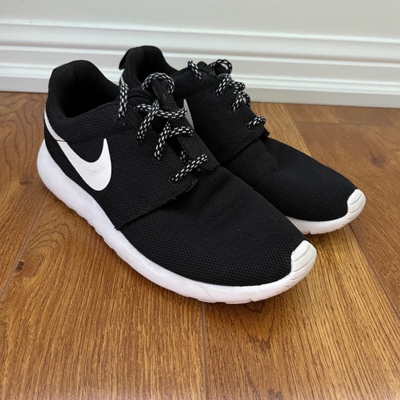 Nike Roche Women’s size 6 - Picture 2 of 2